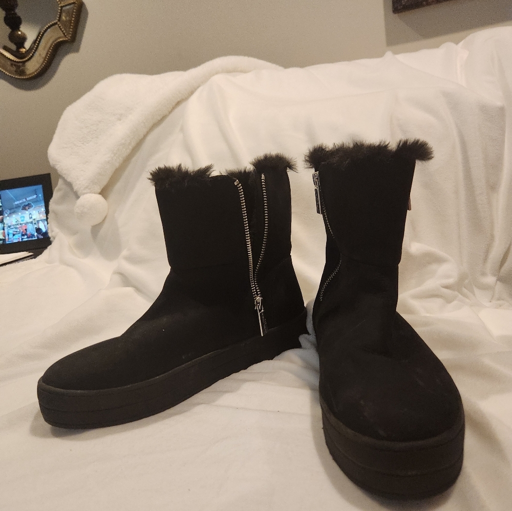 J Slides Nyc Winter Boot Size 10 - image 2